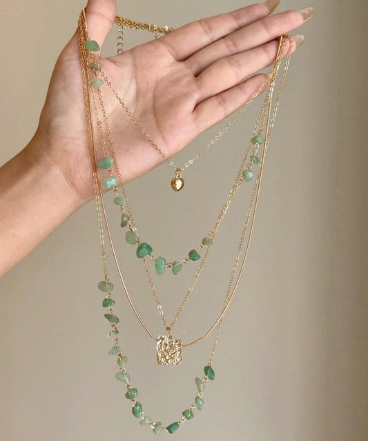 Collar asimétrico con borlas en capas de turquesa, hecho a mano en aleación de cobre verde