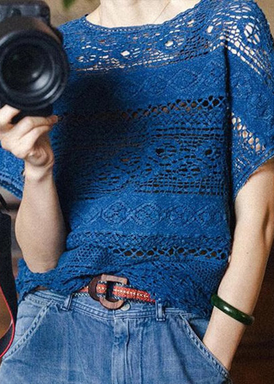 Italienische blaue T-Shirts mit Rundhalsausschnitt und Strickdetails für den Sommer
