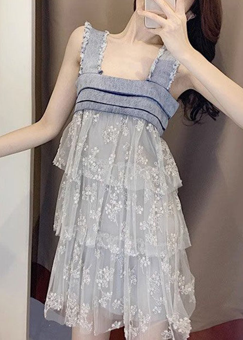 Ärmelloses mittellanges Kleid aus italienischem blauem Tüll im Patchwork-Stil