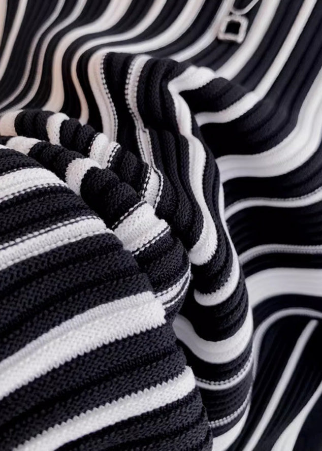 Italienische gestreifte Strickpullover mit Rundhalsausschnitt für den Frühling