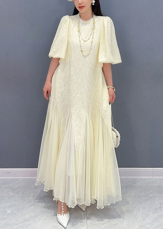 Hellgelbes Nagelperlen-Patchwork-Chiffonkleid mit Puffärmeln