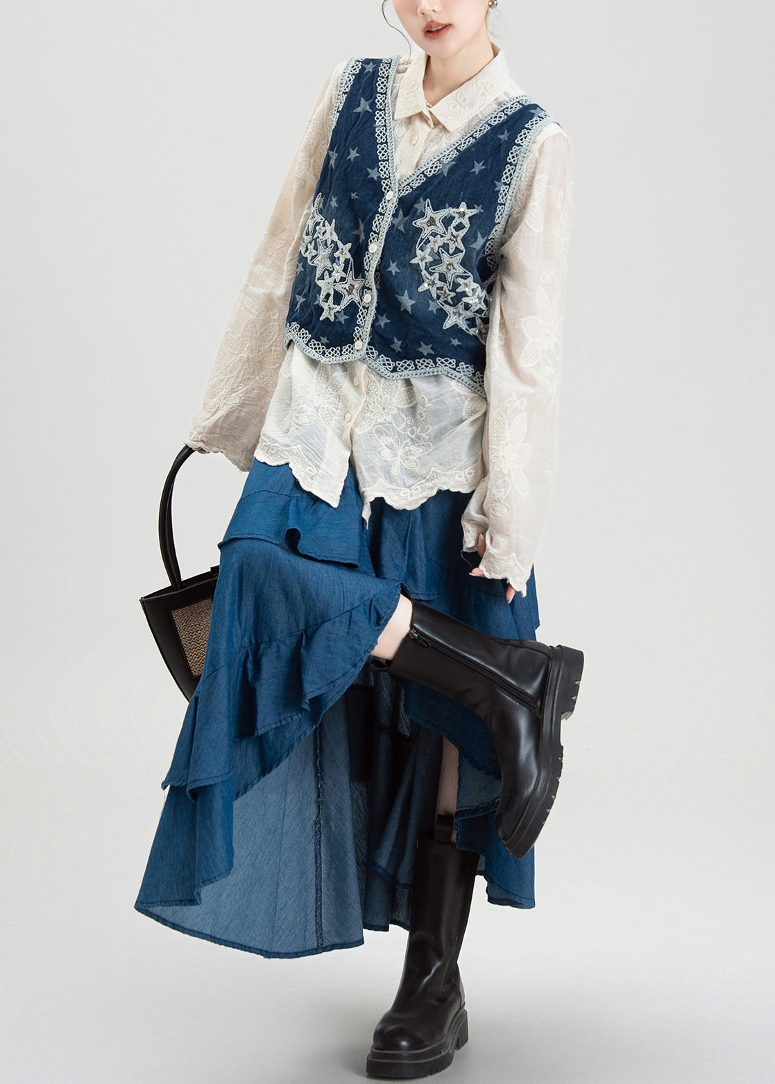 Lockeres, aprikosenfarbenes, besticktes Baumwoll-Dreiteiler-Set mit Knöpfen – ideal für den Frühling