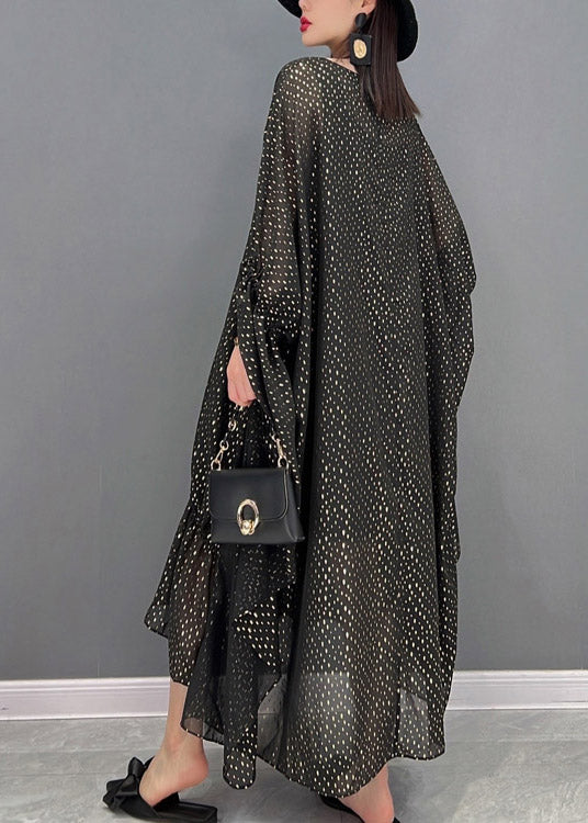 Lockeres schwarzes O-Ausschnitt-asymmetrisches Dot-Chiffon-Urlaubskleid mit Fledermausärmeln