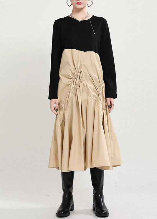 Lockeres schwarzes Patchwork-Khaki-Falten-Maxikleid mit langen Ärmeln