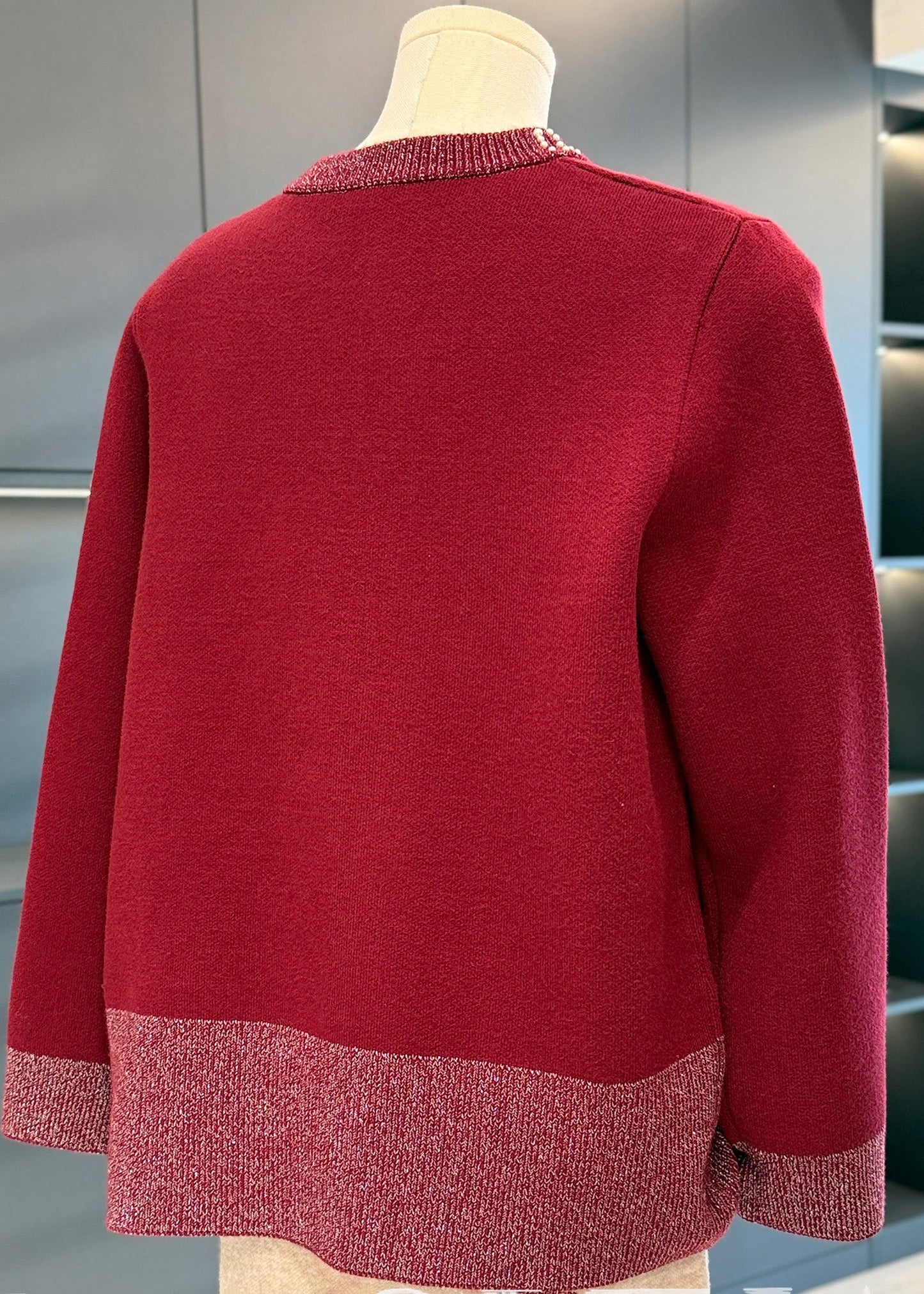 Lockerer, kamelfarbener Baumwollstrickmantel mit Reißverschluss und Ziernägeln für den Frühling