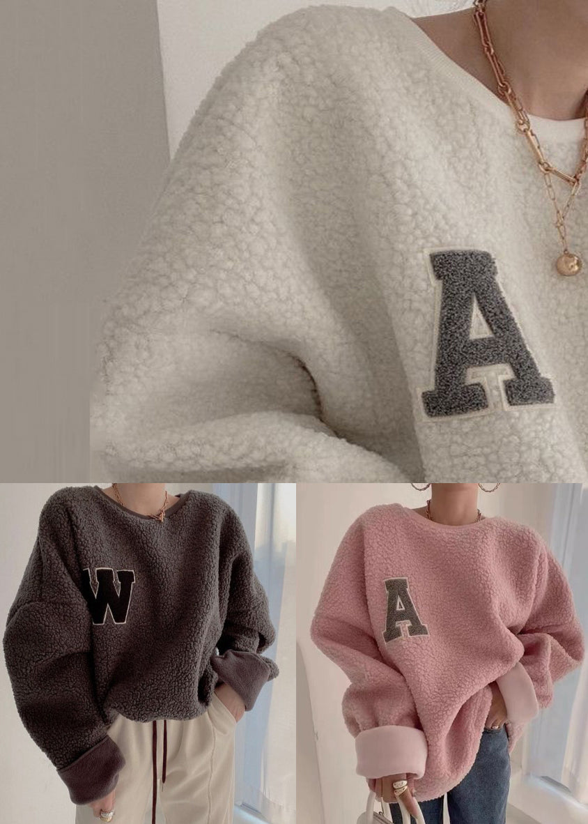 Suéter holgado rosa con cuello redondo y letras de peluche para invierno