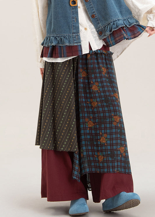 Weit geschnittene, rote Hose mit Print-Patches für den Herbst