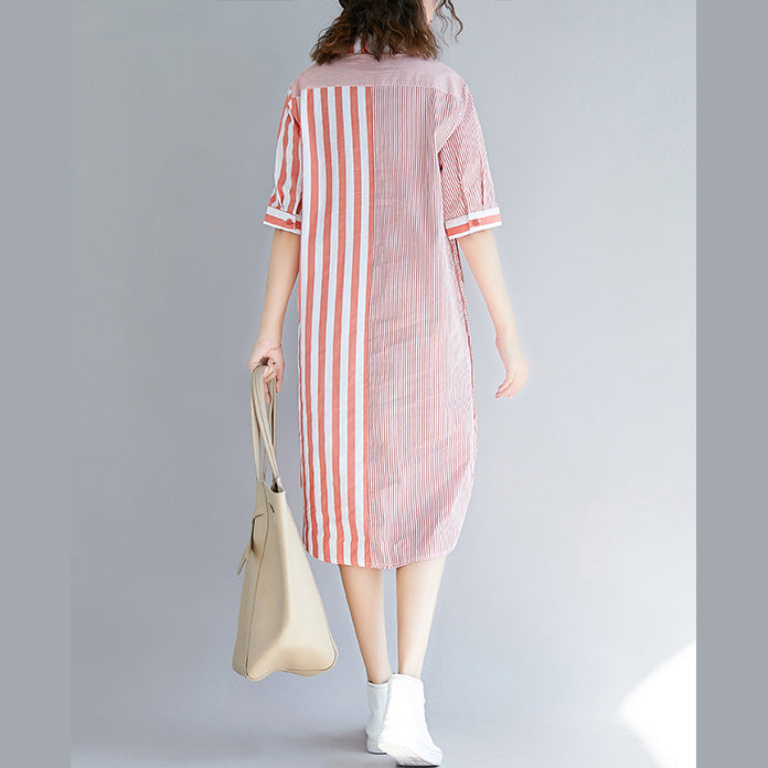 Lose rosa gestreifte Baumwolle Quilten Kleidung Spaß Fotografie Seite offen Knie Patchwork Kleid