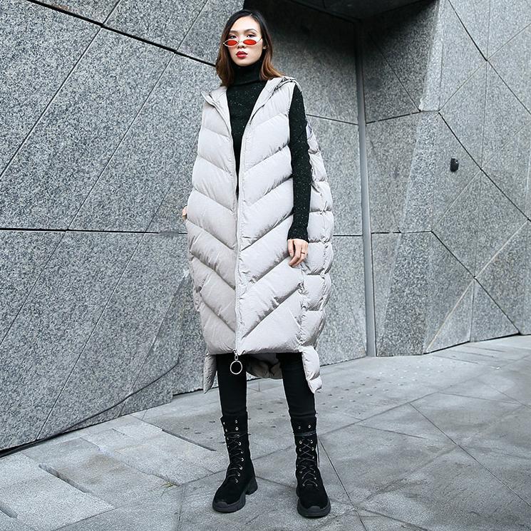 Luxus graue Daunenjacke lässiger Steppmantel mit Kapuze und Reißverschluss für Damen Ärmellose Oberbekleidung