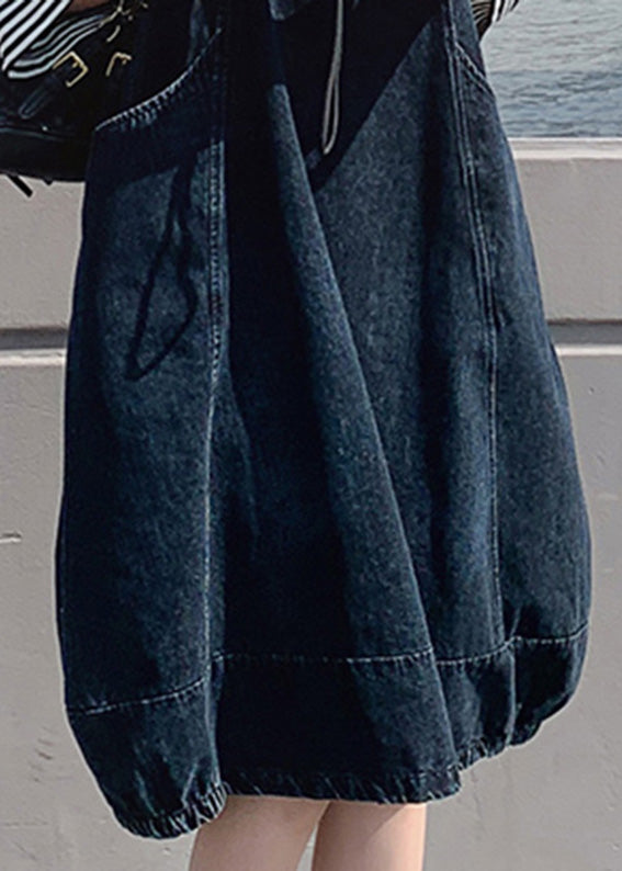 Natürliches, jeansblaues Patchwork-Kleid mit Schlitzausschnitt und langen Spaghettiträgern, ärmellos