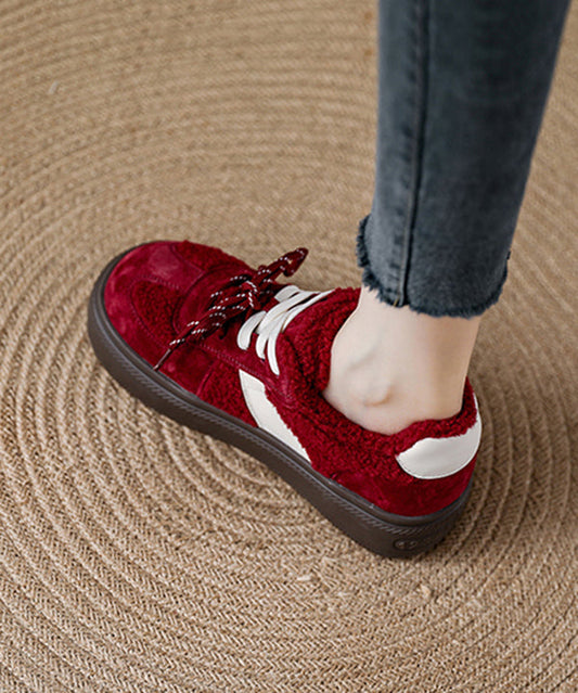 Zapatos planos de ante marrón con cordones y forro de lana afelpada