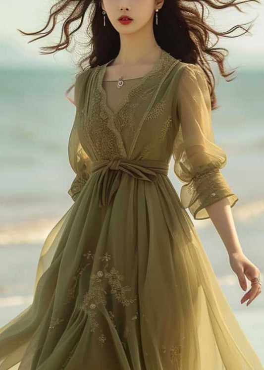 Neues grünes Chiffonkleid mit fester Spitze und Armbandärmeln