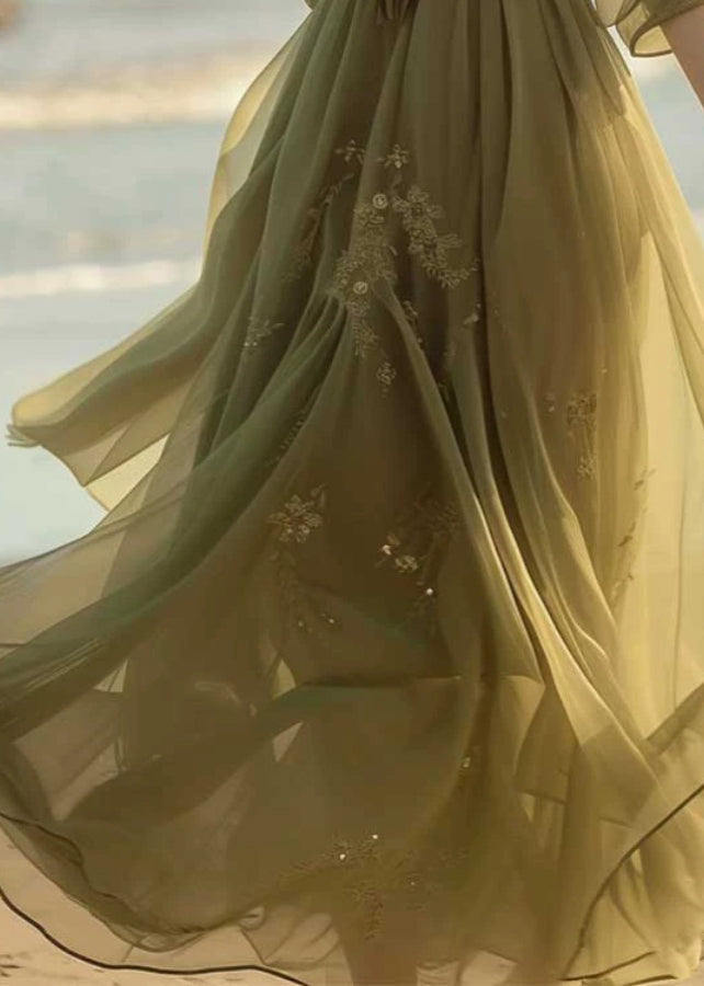 Neues grünes Chiffonkleid mit fester Spitze und Armbandärmeln