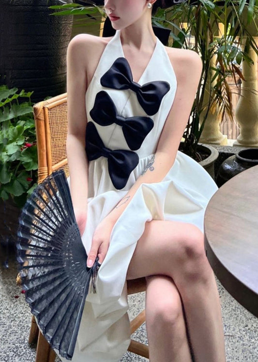 Neu Weißes rückenfreies Baumwoll-Mittelkleid mit Schleife