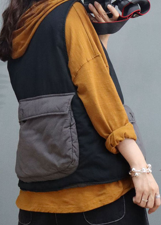 Schwarzes, ärmelloses Tanktop aus Bio-Baumwolle mit V-Ausschnitt und Taschen