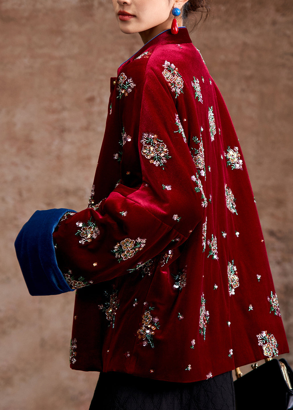 Bio-Parka-Mäntel aus rotem, besticktem Seidensamt mit Stehkragen für den Winter