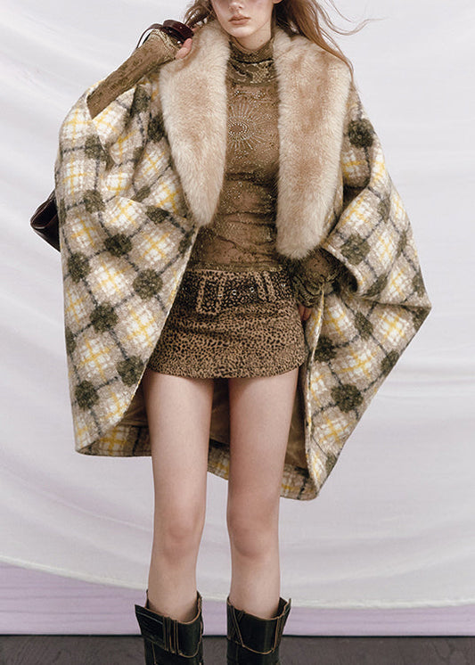 Karierter gelber Pelzkragen, Taschen, Patchwork-Wollmantel mit Fledermausärmeln