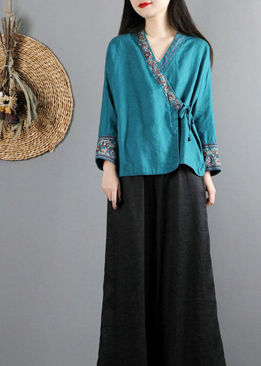 Plus Size Blaue, taillierte, bestickte Tops Frühling