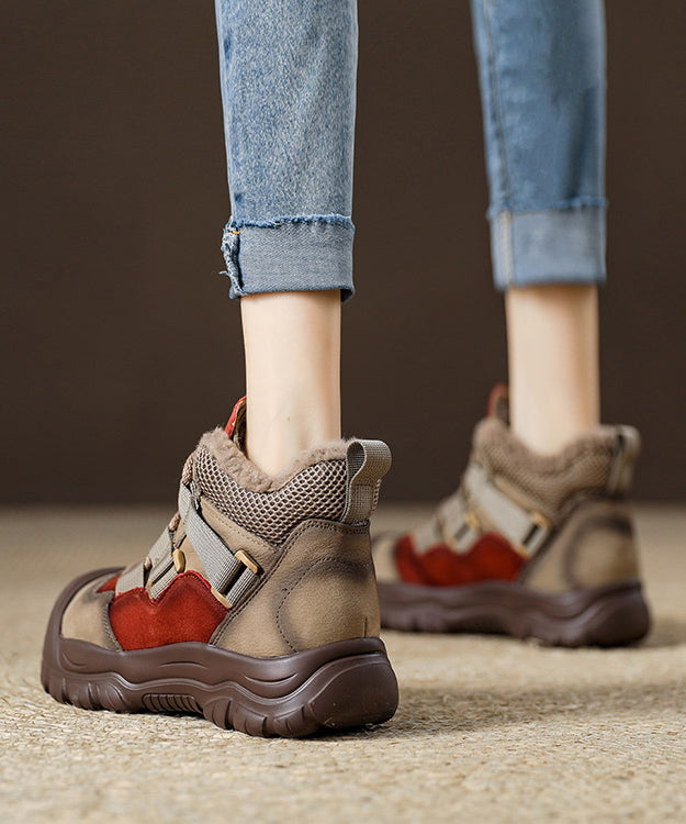 Rote Rindslederstiefel mit flauschigem Wollfutter und Schnürung