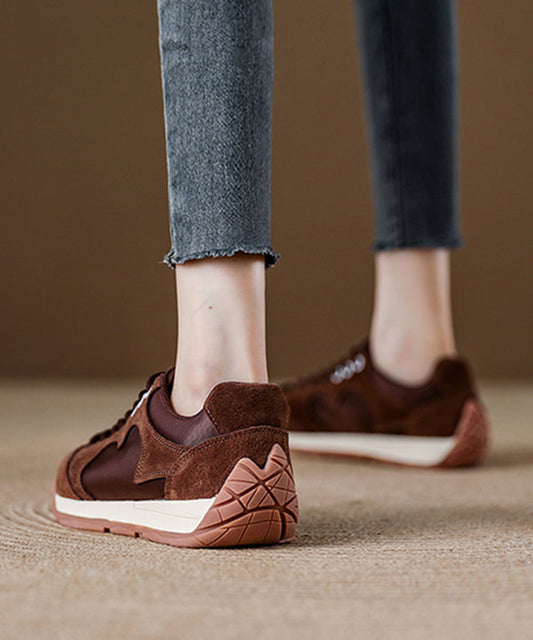 Zapatos planos de ante con plataforma y cordones rojos para mujer