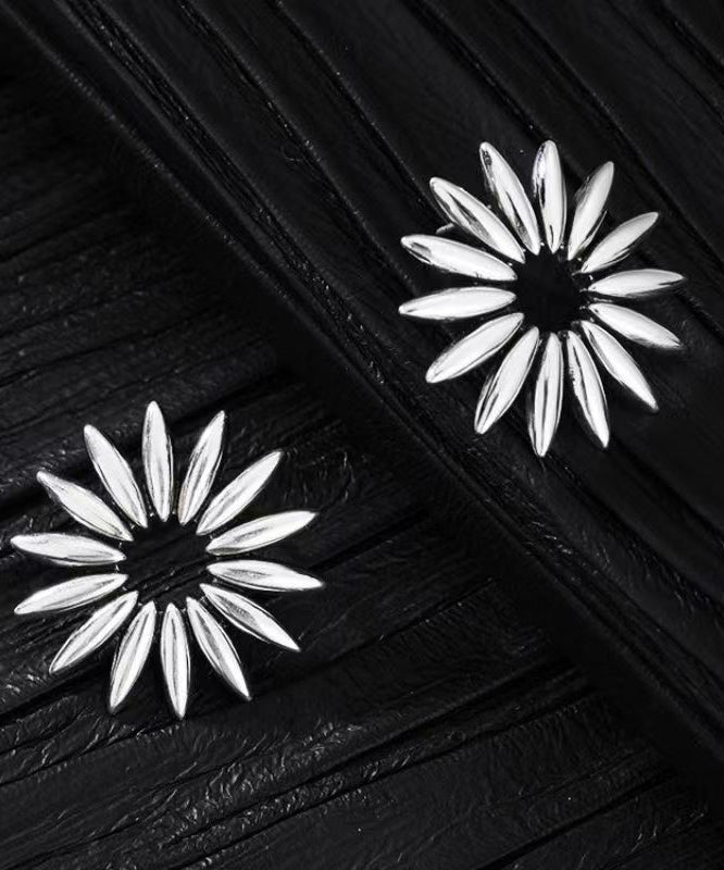 Pendientes florales de plata de ley blanca con forma regular