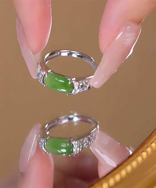 Anillos retro de jade verde en plata de ley
