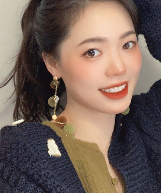 Pendientes sexys de resina con bolas peludas de cobre dorado y múltiples capas