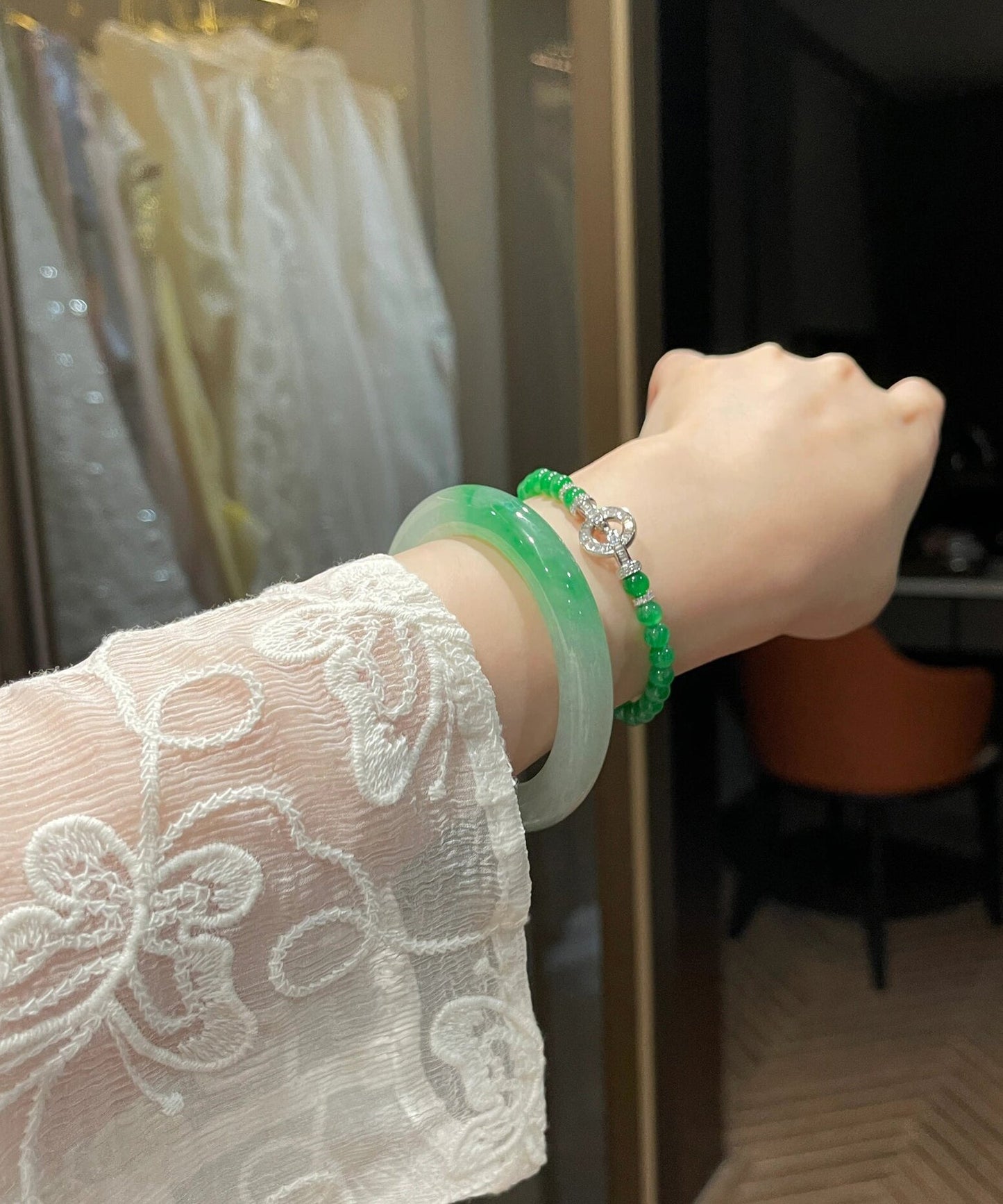 Pulsera sencilla de jade verde en plata de ley