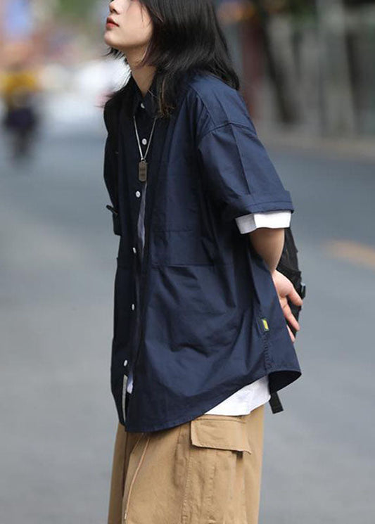 Einfaches Marineblaues Peter Pan Kragen Knopftaschen Herbsthemd Halbarm