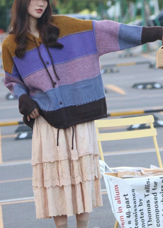 Einfache lila Knopftaschen Patchwork Herbst Kordelzug Strickpullover