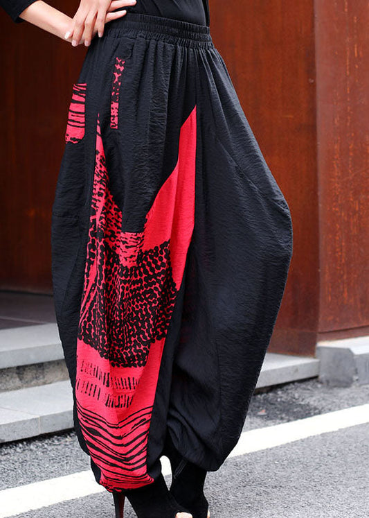 Schlichte rote Haremshose mit hohem Bund und Print für den Winter