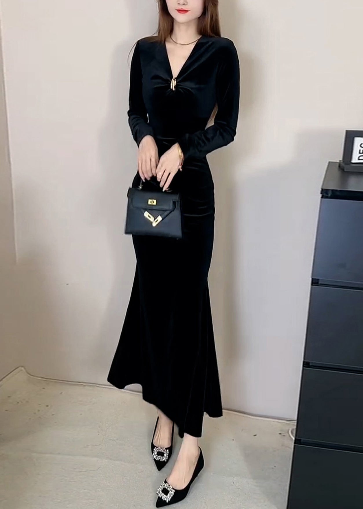 Vestido largo de terciopelo de seda con cintura alta y escote en V rojo ajustado para invierno