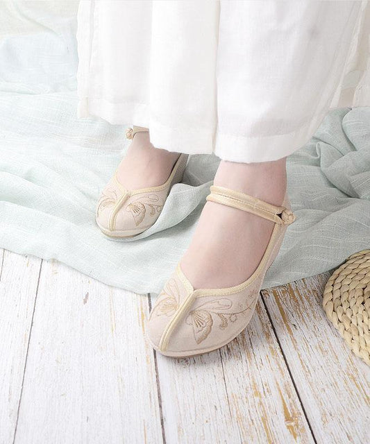 Splicing Green Embroideried Oriental Buckle Strap Wedge High Wedge Heels Shoes - SooLinen