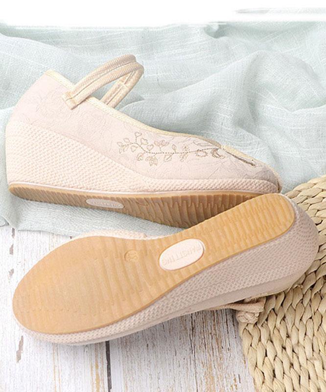 Splicing Green Embroideried Oriental Buckle Strap Wedge High Wedge Heels Shoes - SooLinen