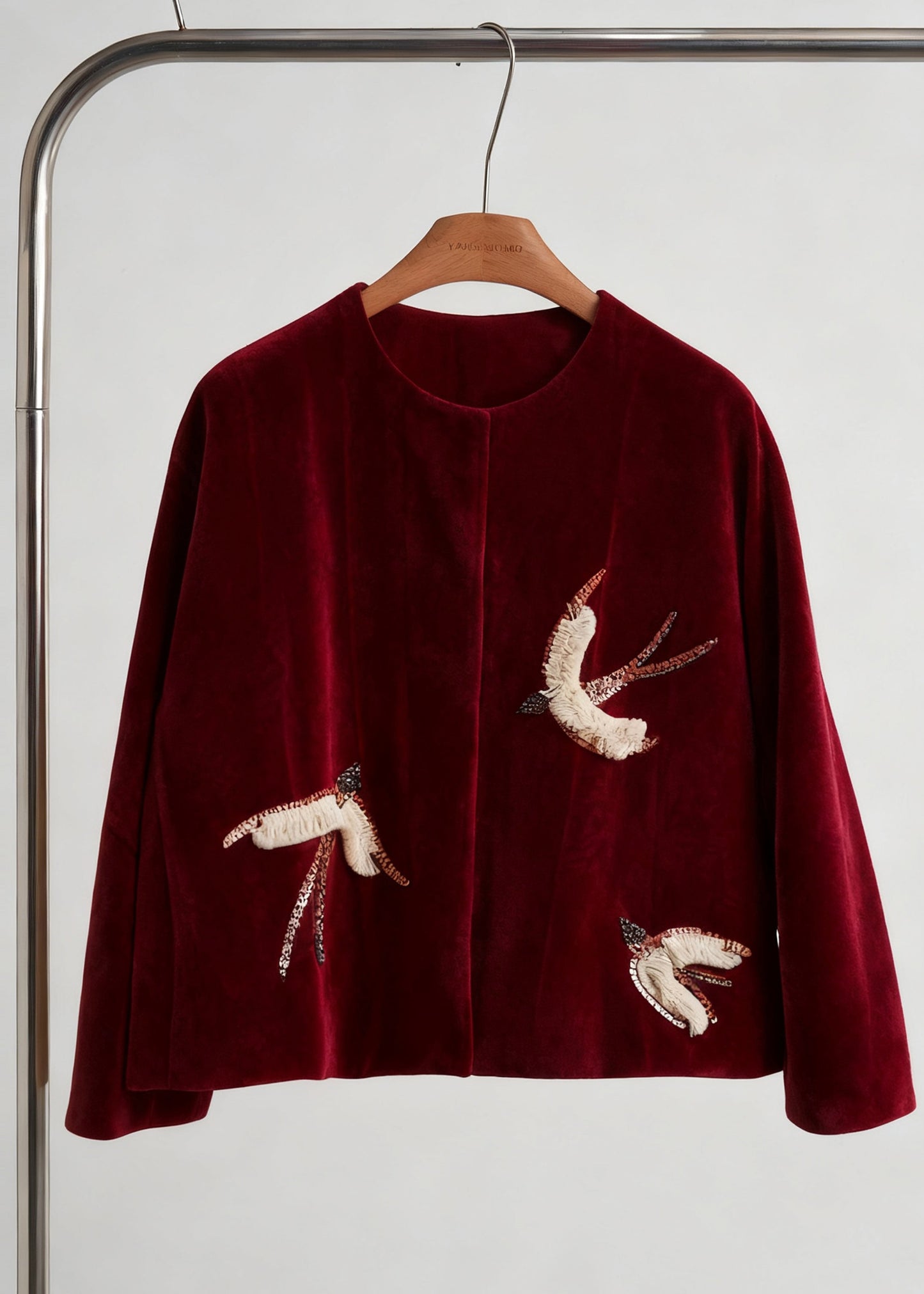 Stilvoller khakifarbener, bestickter Jacquard-Seidensamtmantel, Frühlingsmode