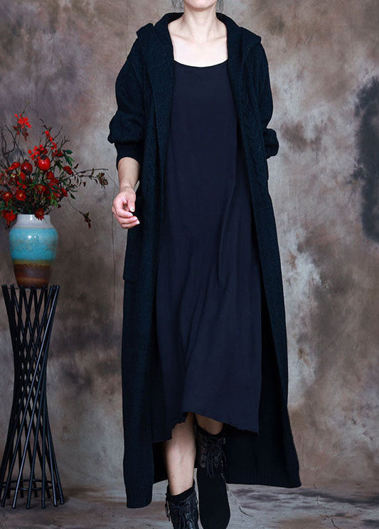 Stilvolle blaue Kapuzentaschen stricken Strickjacken Winter