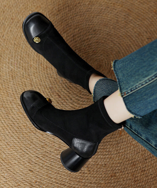 Botas de ante gruesas con elegantes detalles de piel de vaca marrón