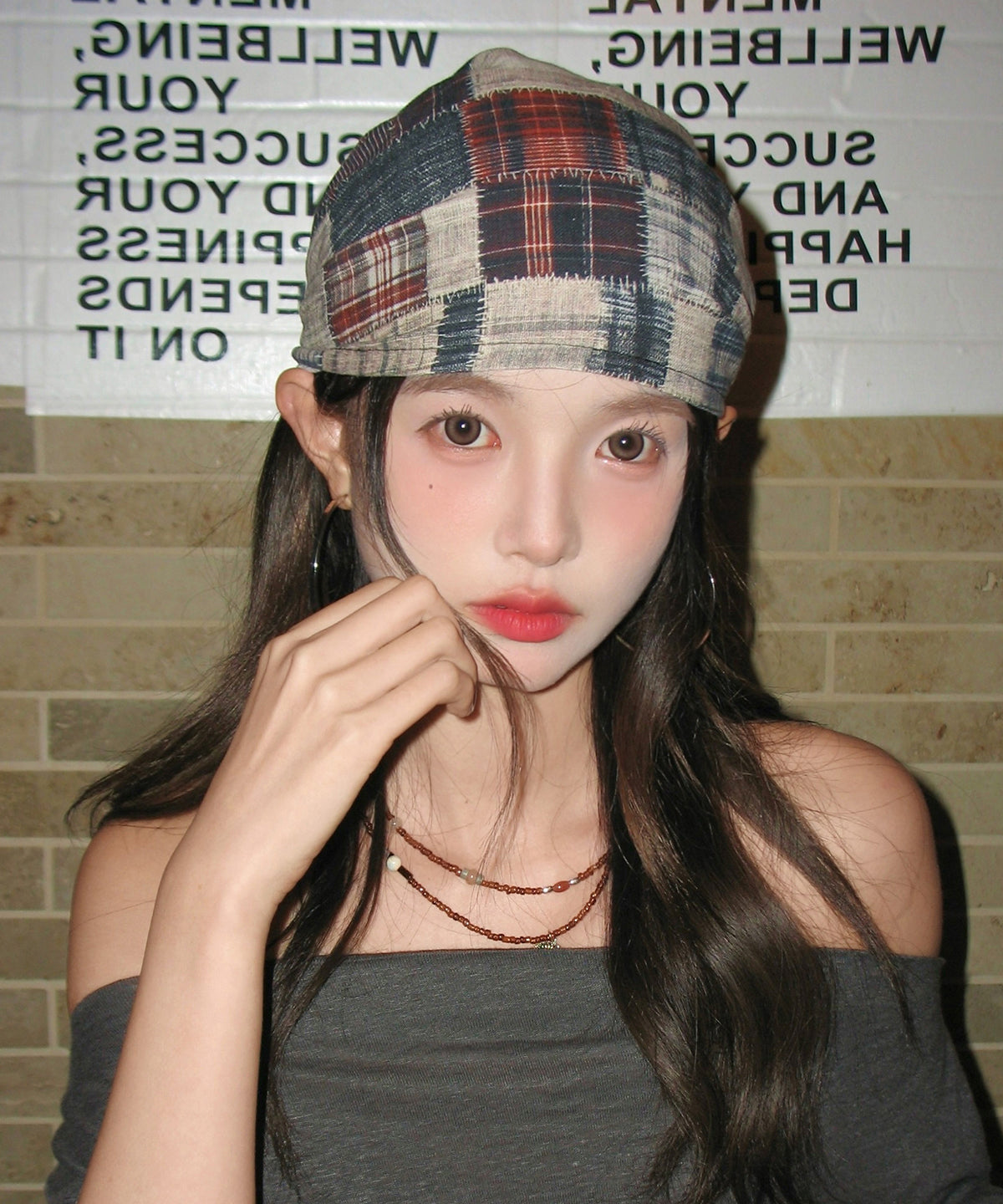 Elegante gorro Bonnie de algodón con cordón y bloques de colores