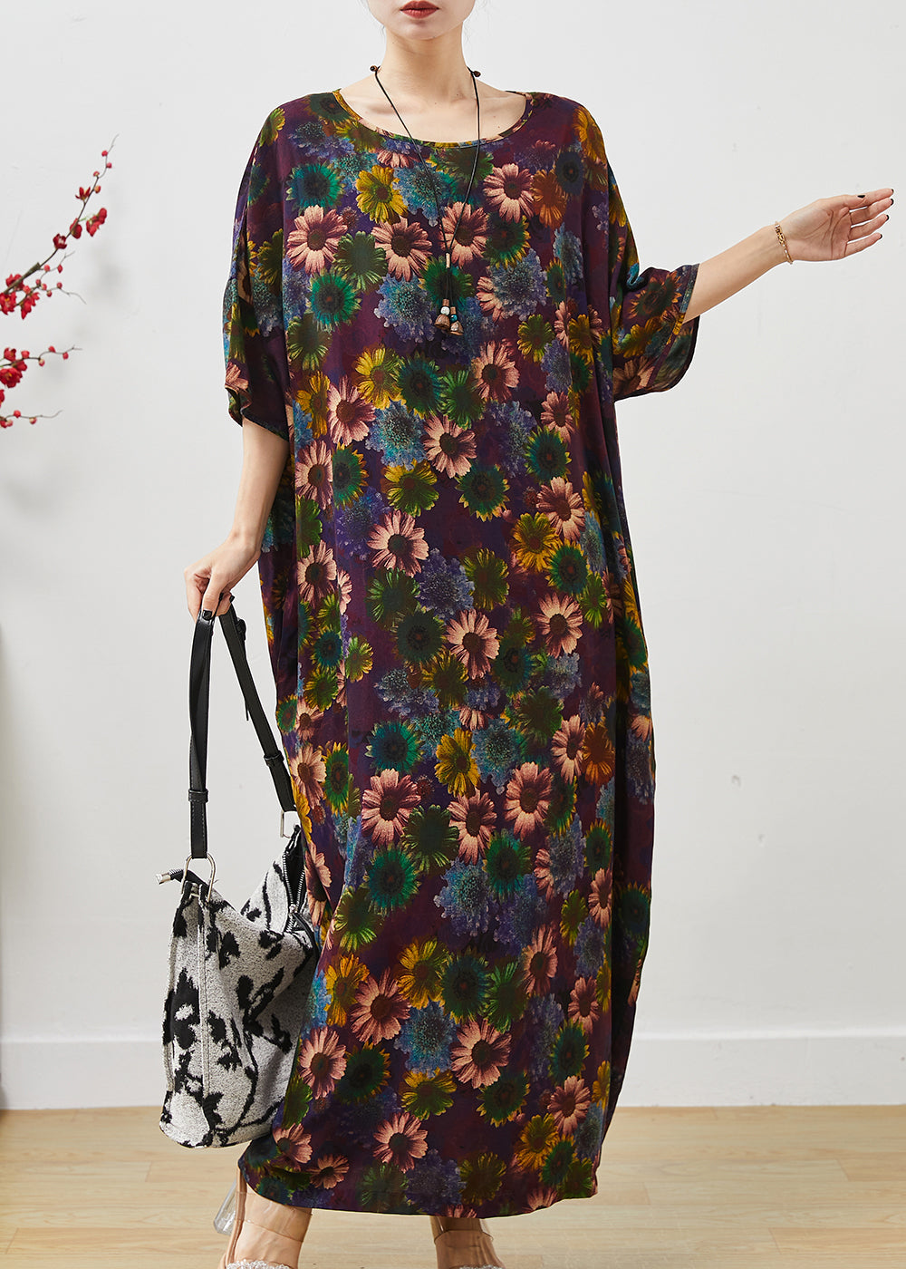 Stilvolles mattes lila übergroßes Sonnenblumen-Print-Baumwoll-Robenkleid