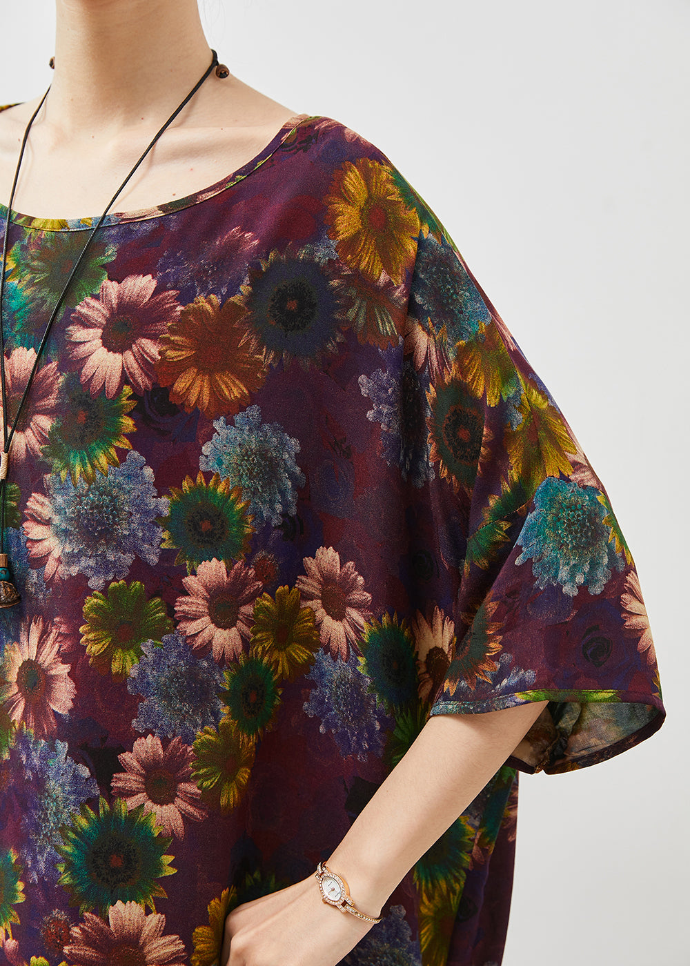 Stilvolles mattes lila übergroßes Sonnenblumen-Print-Baumwoll-Robenkleid