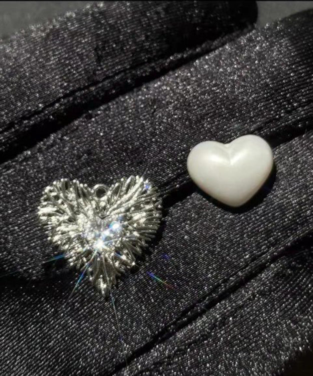 Elegantes pendientes de perlas de amor con circonitas de metal y seda