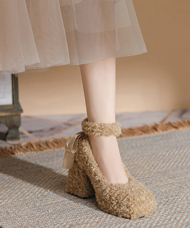 Tacones altos gruesos con lazo caqui único y piel sintética