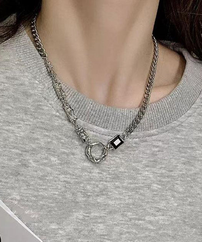 Collar de lazo asimétrico con obsidiana y seda en plata de ley