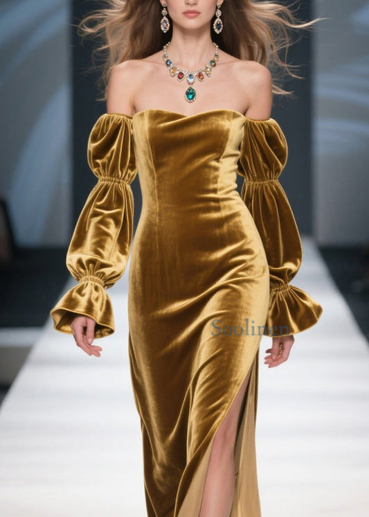Vestido de primavera único de terciopelo amarillo con hombros descubiertos y abertura lateral con parches