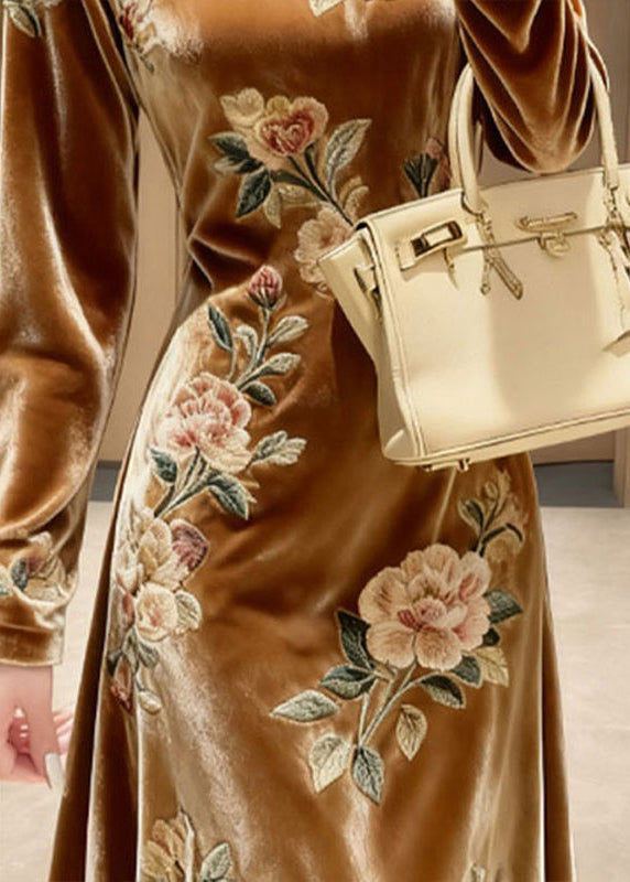 Einzigartige gelbe Maxikleider aus Seidensamt mit Rundhalsausschnitt, bestickt mit Blumenmuster, Frühlingskollektion