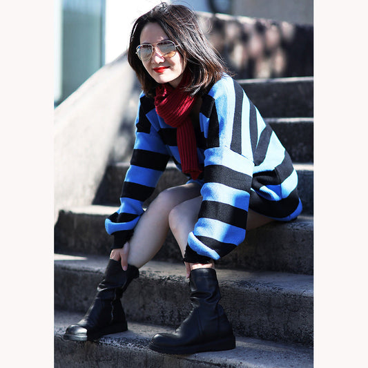 Einzigartige Baumwoll-Tunika mit feinem V-Ausschnitt, Catwalk-blau gestreifte Box-Strick-Oberteile, Frühling