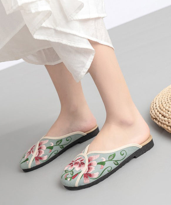Bequeme Slide-Sandalen aus besticktem Leinenstoff im Vintage-Stil in Grün
