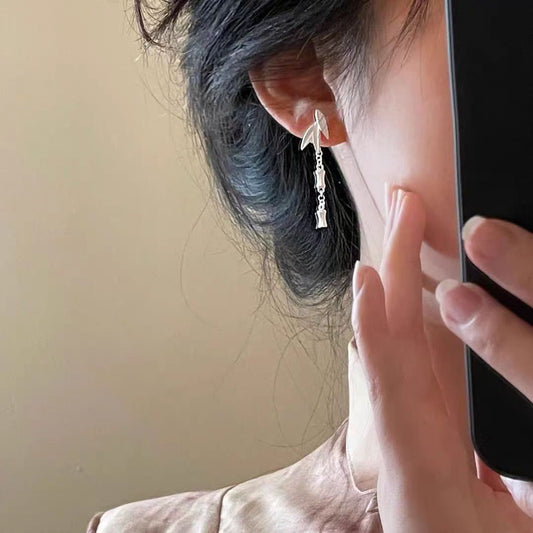 Pendientes colgantes de plata de ley con hojas de bambú y carillón de viento de seda vintage