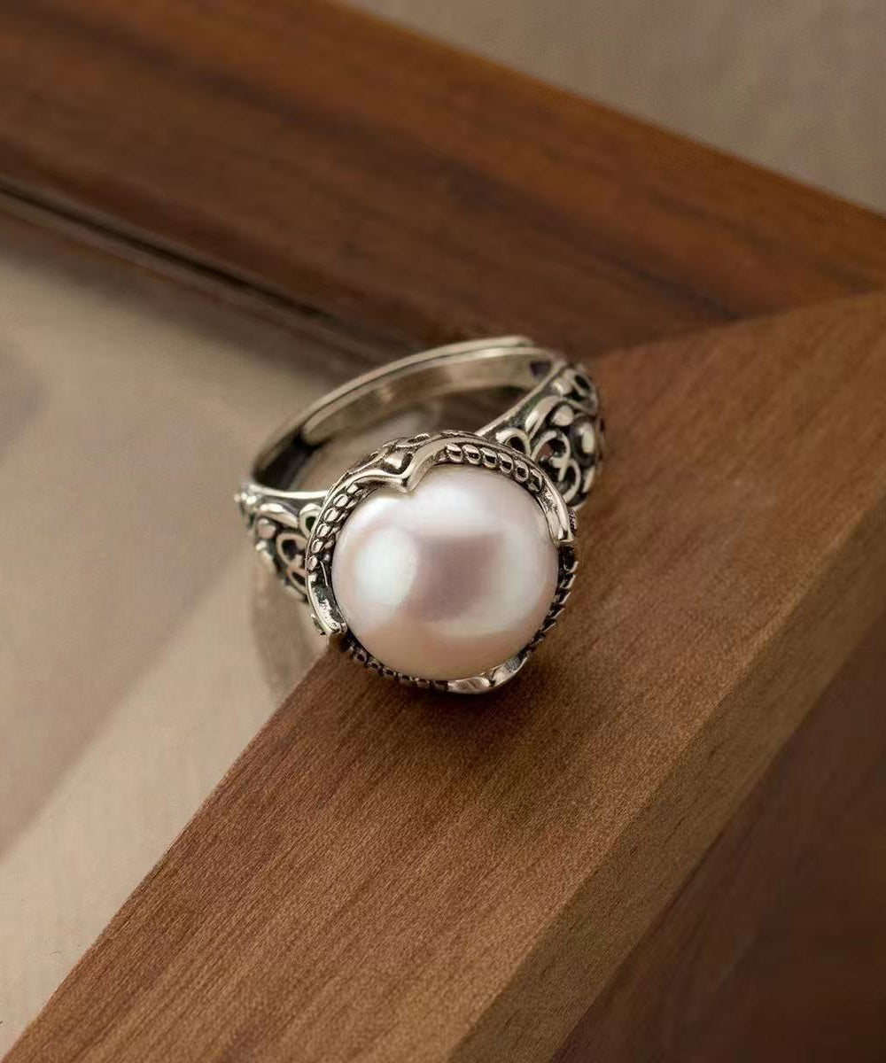 Vintage-Ringe aus Seide, Sterlingsilber, Perlen und floralen Mustern