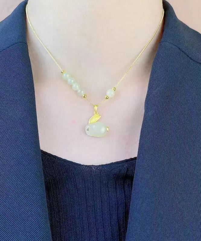 Collar con colgante floral de ágata y jade dorado de plata de ley con conejo cian para mujer